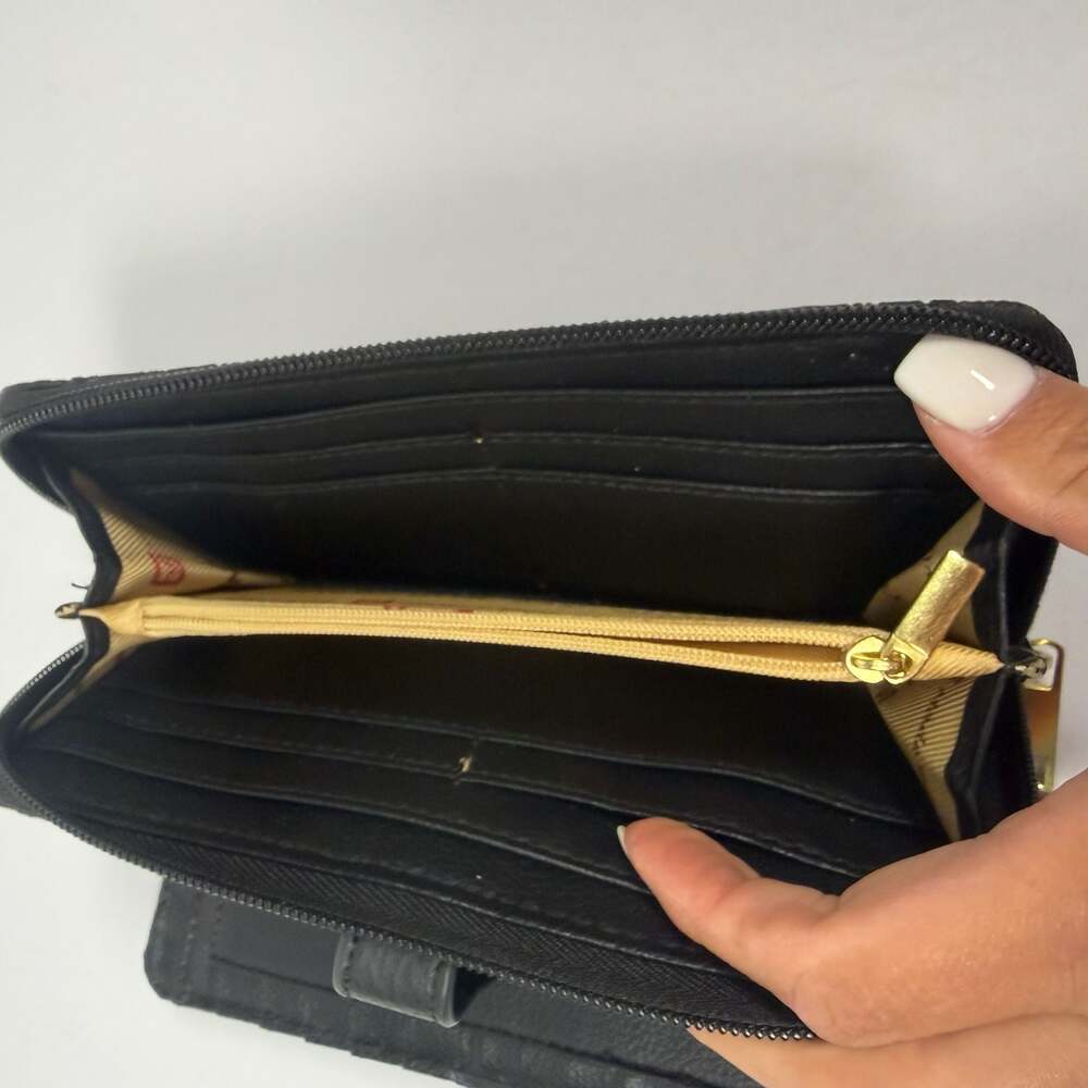 Stone Mountain Black Paisley Tooled Leather Zip Around Clutch Wallet - Picture 7 of 9